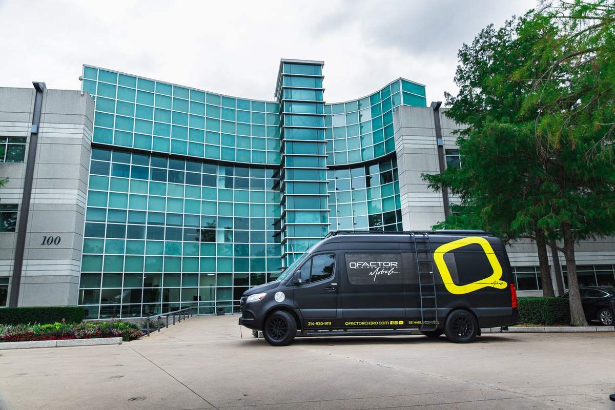100 E. Royal Lane, Las Colinas